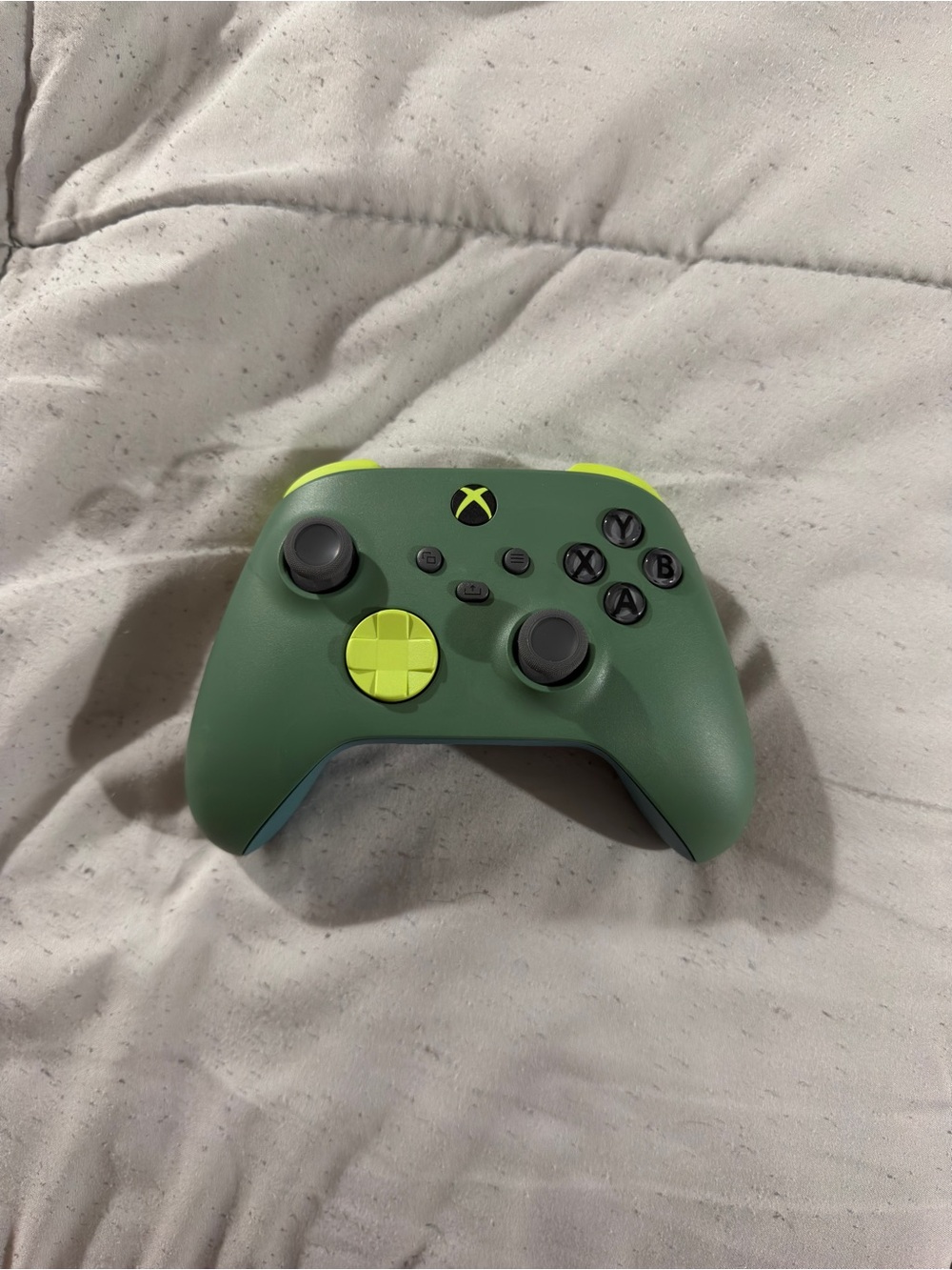 Microsoft Xbox Series X|S Remix Special Edition Series Controller With Battery!